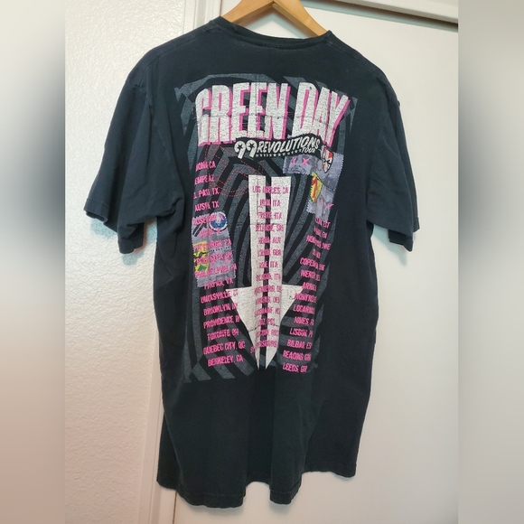 Green Day 99 Revolutions Tour TShirt - Picture 2 of 4